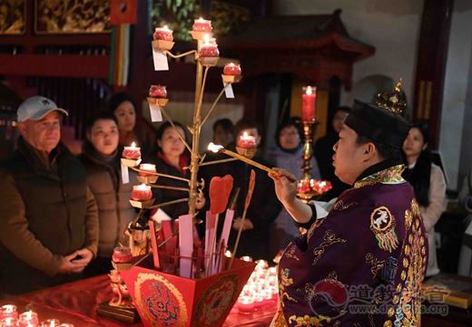 福州三坊七巷天后宫举行新年千灯会亮灯仪式