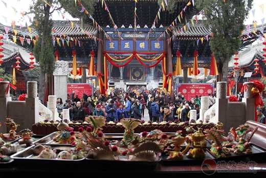 西安都城隍庙春节期间庙会活精彩纷呈 市民大加赞赏