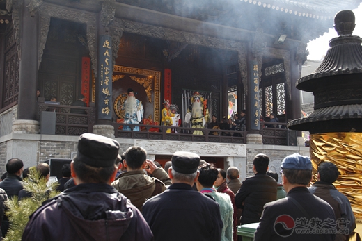 西安都城隍庙春节期间庙会活精彩纷呈 市民大加赞赏
