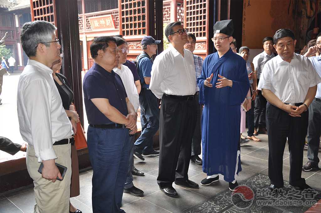 全国政协民宗委王伟光主任一行走访上海城隍庙