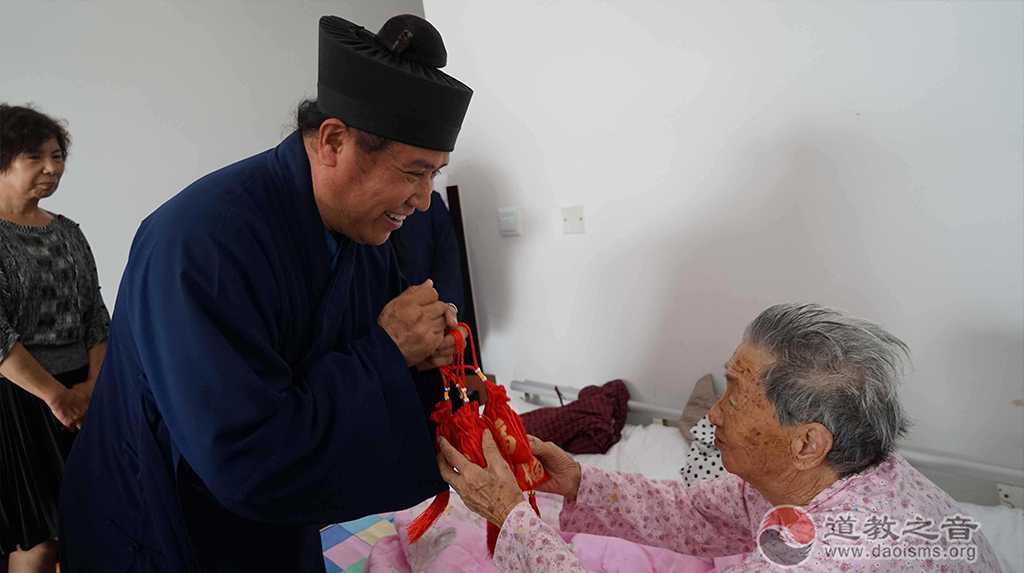道教之音到北京康助护养院开展“端午节 送温暖”尊老、敬老活动