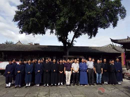 云南省道教协会在建水开展爱国主义教育暨宗教政策法规学习及爱心助学活动