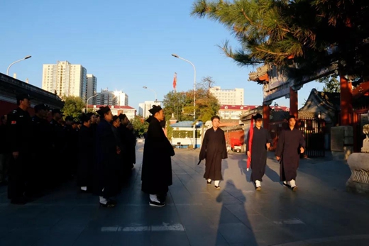 北京白云观隆重举行升国旗仪式