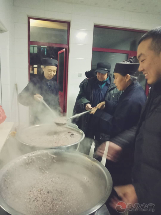 北京佑民观腊八节免费施粥活动