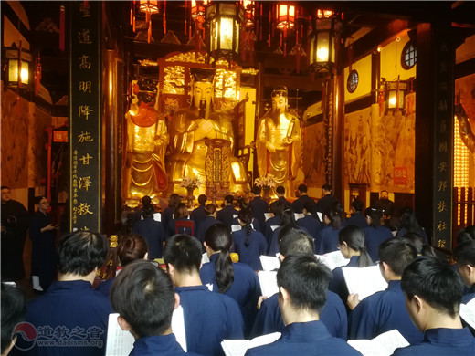 上海城隍庙第六期皈依弟子诵经班结业
