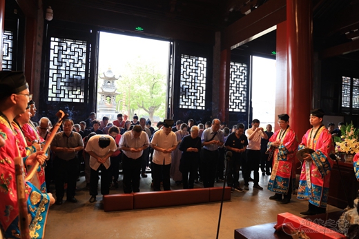 台湾“两岸道教宫庙联谊活动”嘉宾团一行60人参访苏州玄妙观