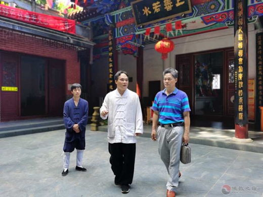 桂林市民宗委副主任潘天秀一行到桂平调研道教文化