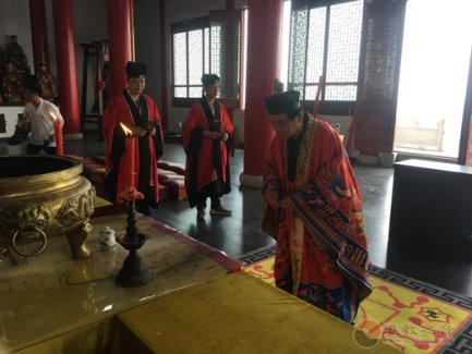 南京方山洞玄觀舉辦紀念抗戰暨世界反法西斯戰爭勝利75周年和平祈禱法會