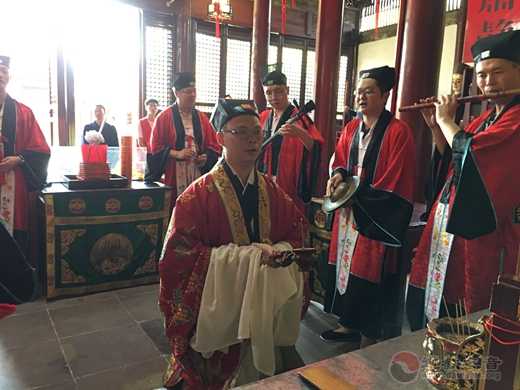 苏州城隍庙举行纪念中国人民抗日战争暨世界反法西斯战争胜利75周年祈福法会