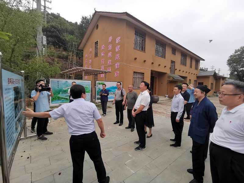 北京市宗教代表团赴南水北调核心水源区十堰市考察
