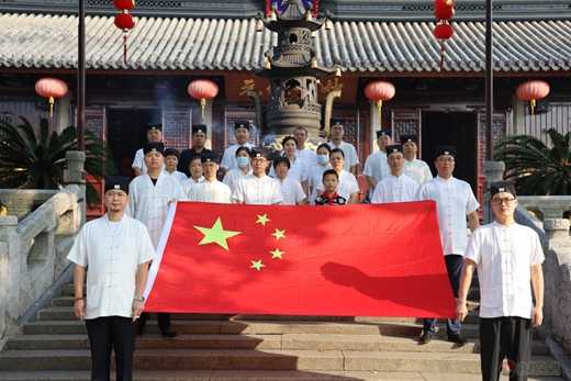 苏州玄妙观隆重举行升国旗仪式 庆祝“中华人民共和国成立71周年” 