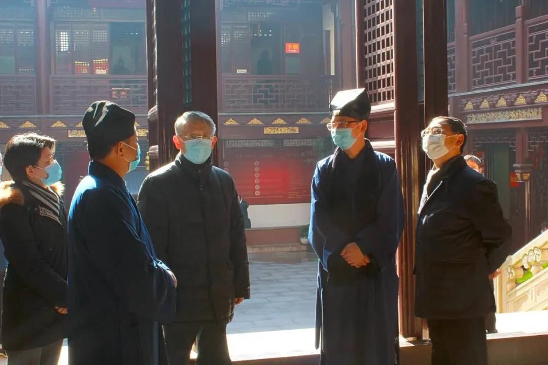 上海市人大常委会副主任沙海林赴上海白云观看望慰问