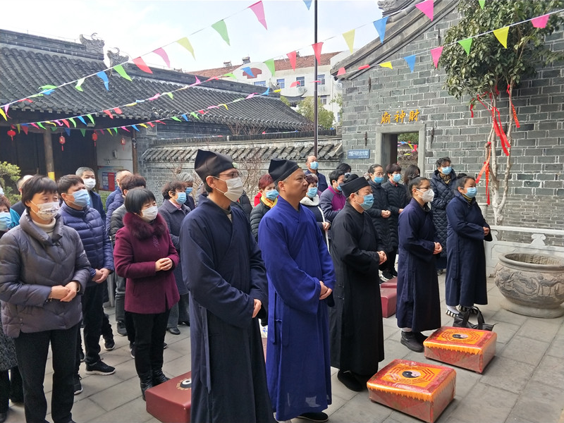 江苏省茅山居士团参访高港城隍庙