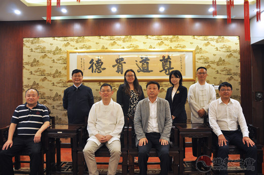 海南省委统战部副部长、省台办主任刘耿一行到上海城隍庙参访交流