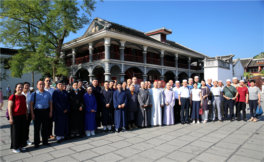湖北省组织佛道伊宗教界代表人士赴贵州开展爱国主义教育实践活动
