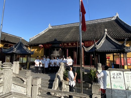 苏州城隍庙举行“迎国庆，升国旗”活动