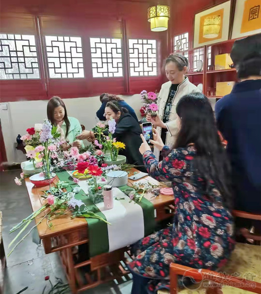 平顶山市卫东区道教协会举办传统文化插花活动