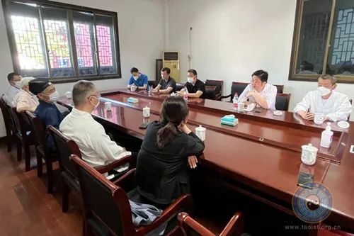 上海市民族宗教局副局长王凡一行到金山区、奉贤区道教活动场所检查疫情防控工作