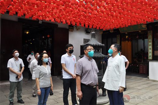 上海市黄浦区联合检查组到上海城隍庙检查指导恢复开放准备工作