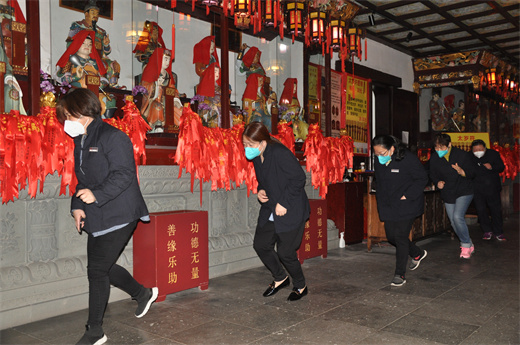 上海城隍庙举行消防安全演练