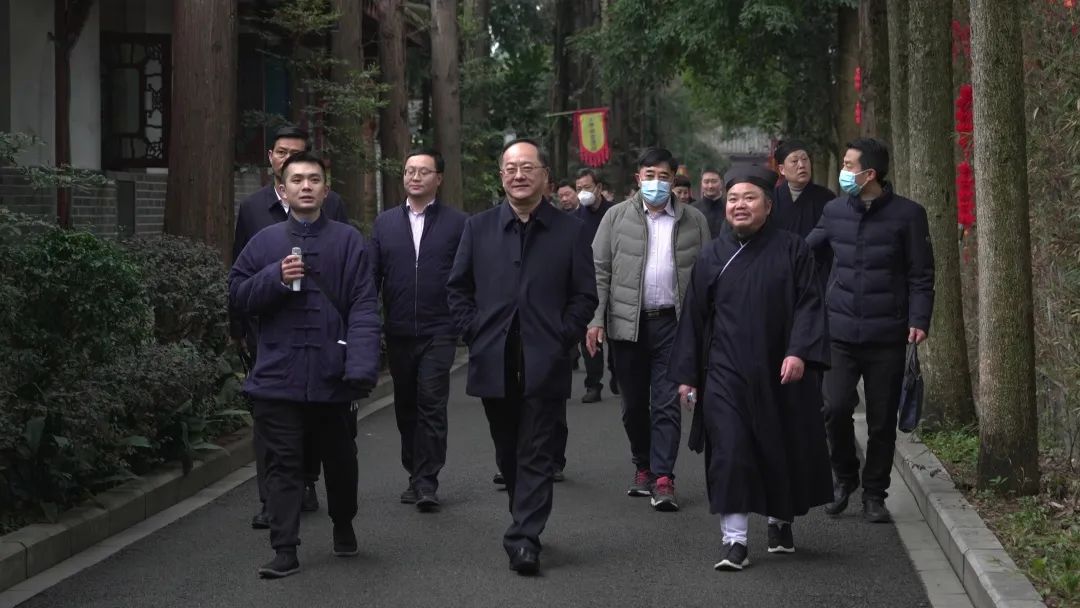 四川省政协副主席杜和平率队到成都市青羊宫调研