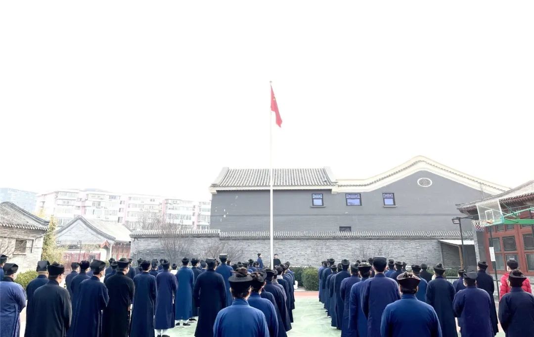 中国道教学院举行升国旗仪式和2023年春季学期开学动员会