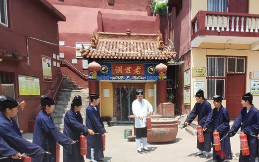 辉县市老君洞道院举办2023年消防安全知识培训与消防安全应急演练